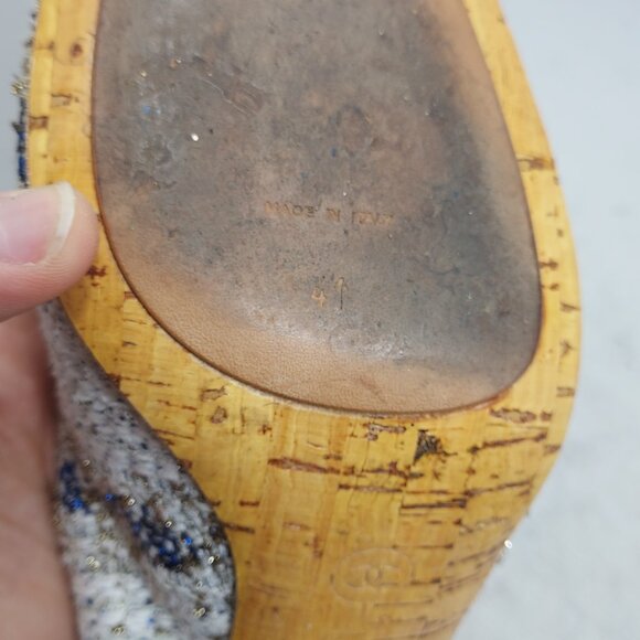 CHANEL Tweed Interlocking CC Logo Blue White Slingback Pump - Picture 11 of 13